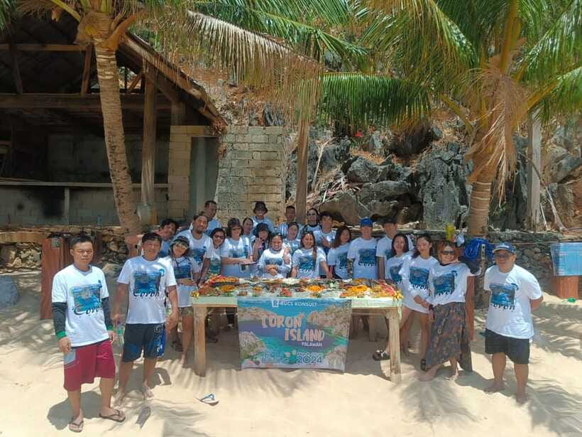 CORON TOUR - PRIVATE BOAT RENTAL with LUNCH (7 Destinations) - Banul Beach for lunch and a pause