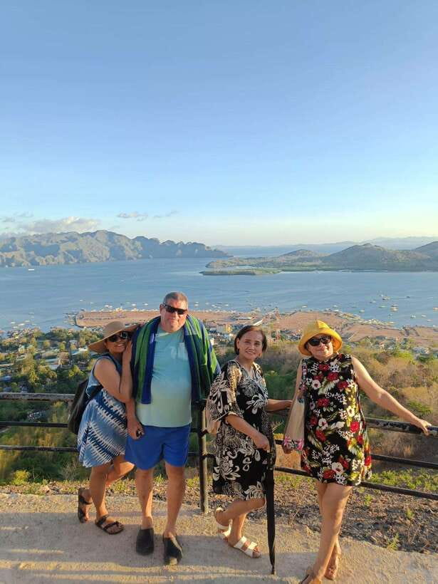 Coron Town Tour: Maquinit Hotspring & Mt. Tapyas Trekking - Timing, Transport, and Group Comfort