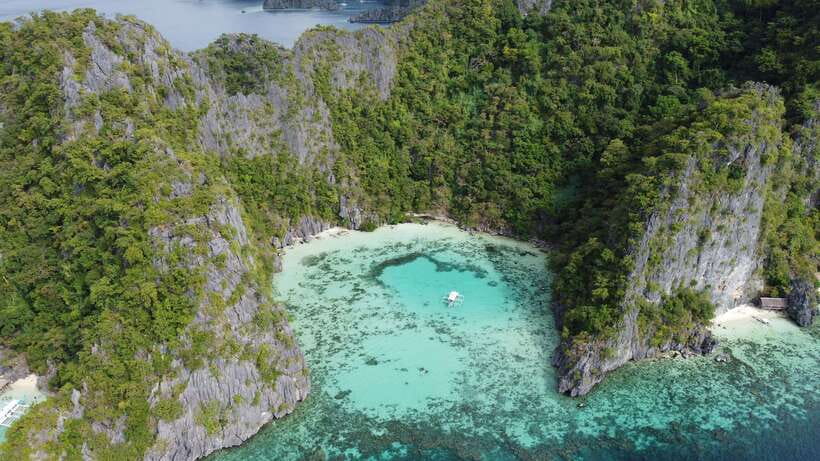 Coron Ultimate Tour: 7 Destinations with Lunch & Transfers - Barracuda Lake and Coron’s strange water layers