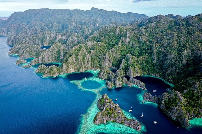 Coron Ultimate Tour - Full Day Group Tour w/ Lunch - Kayangan Lake and its 300-step climb