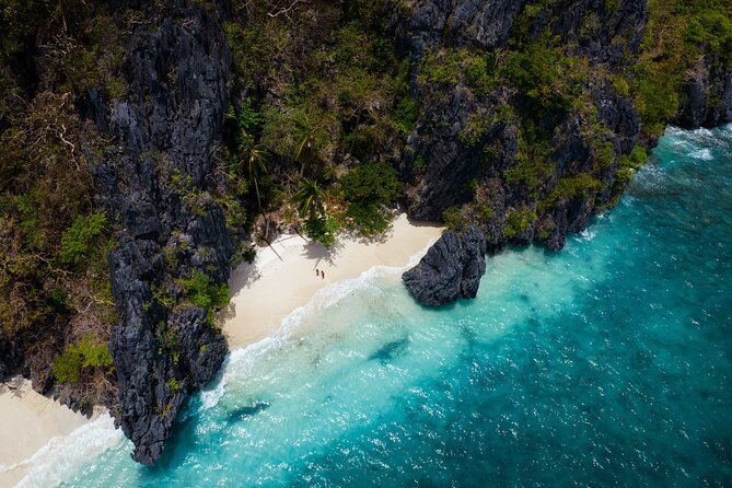 Coron Ultimate Tour - Full Day Group Tour w/ Lunch - The large-group tradeoff