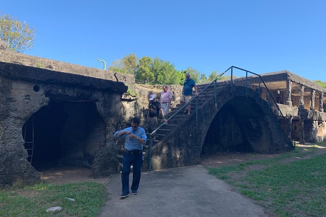 Corregidor daytour Via Manila to Bataan - What lunch and the included fees mean
