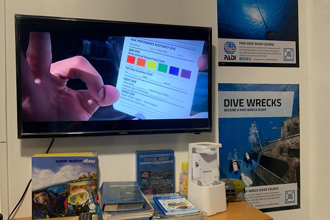 DiveGurus - Open Water Diver Course SSI/PADI - Confined-water training: where nerves meet practice