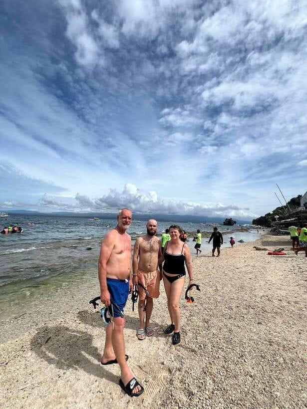 Dumaguete Apo Island Snorkel with turtle Tour - From Dumaguete to Malatapay by van