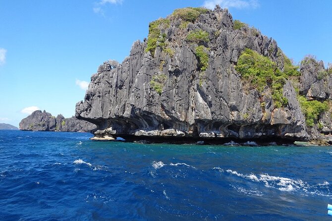 El Nido Island Hopping Tour A with Lunch - Shimizu Island, shade and clear water