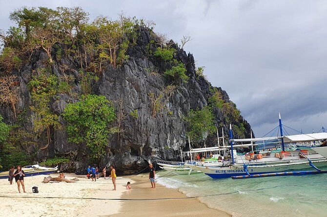 El Nido Island Hopping Tour A with Lunch - Secret Lagoon, a short stop with a tight entrance