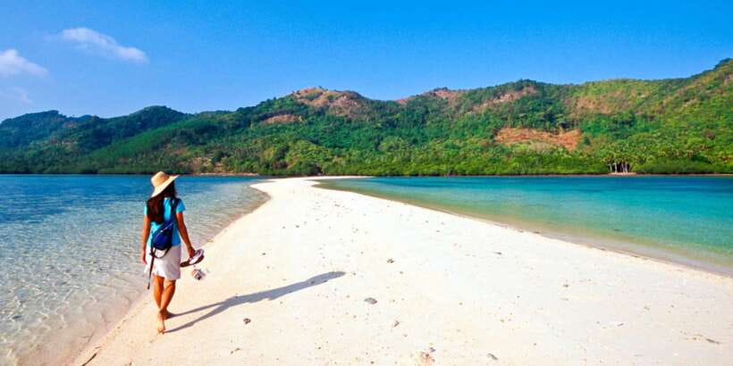 El Nido: Island Hopping Tour B Cudognong Cave & More - Lunch, guides, and the feel on the boat
