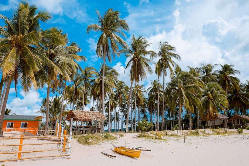 El Nido Island Hopping Tour C: Hidden Beaches & Shrine - Lunch on the island