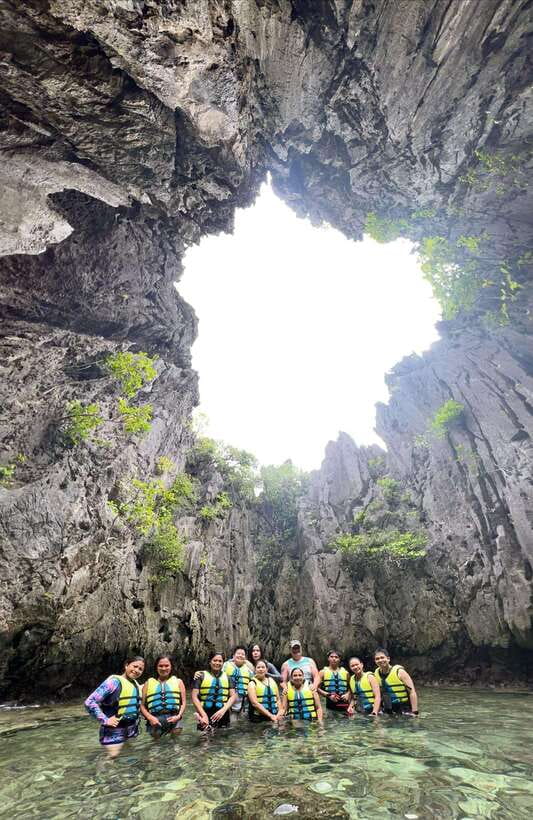 El Nido: Island Hopping Tour C with Lunch EDTF included - Secret Beach: the first tight passage