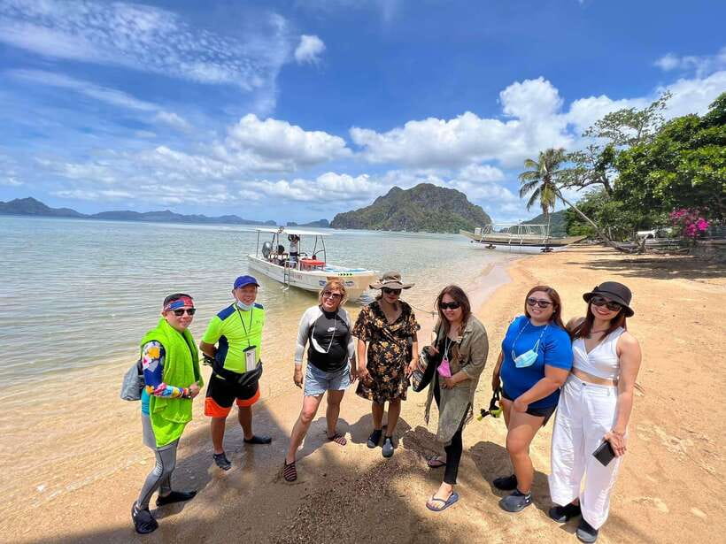 El Nido: Island Hopping Tour C with Lunch EDTF included - Hidden Beach and the cost of extra paddling
