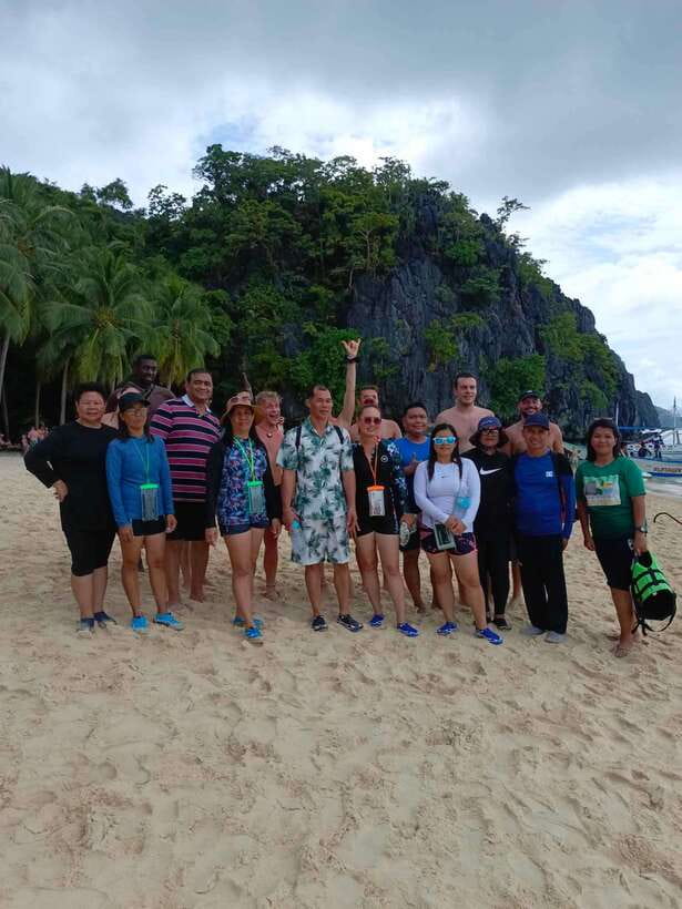 El Nido Island Tour C - A guide can make the short stops work