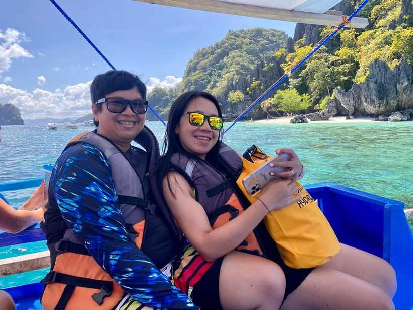 El Nido: Private/Exclusive Island Hopping Tour B BEST PRICE! - The buffet lunch is better than a token beach meal