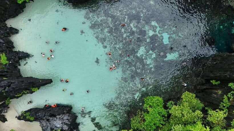 El Nido:Private Tour D with Highlights Small & Cadlao Lagoon - Cadlao Lagoon brings the best quiet-water scenery