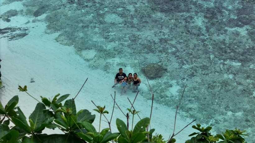 El Nido:Private Tour D with Highlights Small & Cadlao Lagoon - Private groups and the pace of the day