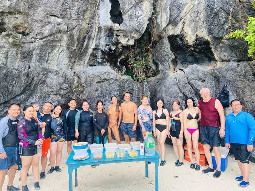 El Nido: Shared Island Hopping Tour C with Buffet Lunch - Guides, safety, and the limits of a shared boat
