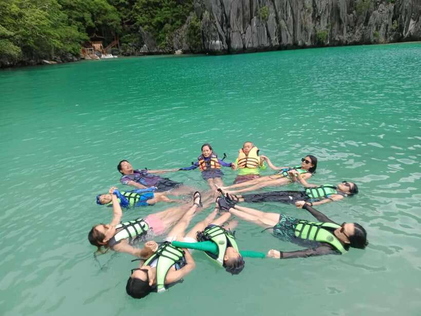 EL NIDO: Sharing/Joiner Island Hopping Tour A w/BUFFET LUNCH - 7 Commandos Beach: an easy first swim