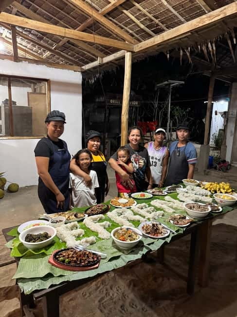 El Nido, Sibaltan: Family Dinner, Bonfire and Karaoke - A Saturday Night at Efrena Beach