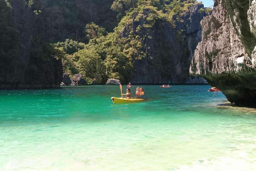 El Nido: Tour A (Big & Secret Lagoon, Shimizu, 7 Commando) - Meeting in El Nido and getting to the boat