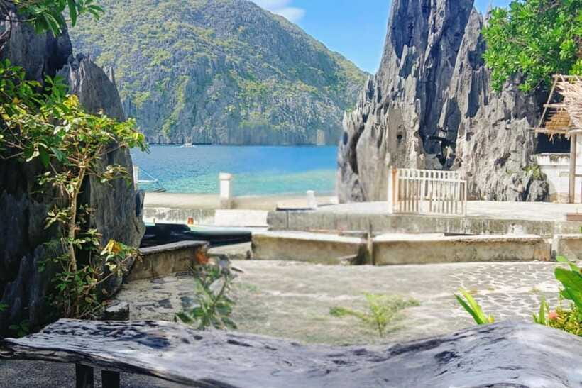 El Nido: Tour C to Hidden Beach, Helicopter Island & More - Secret Beach, through the limestone opening