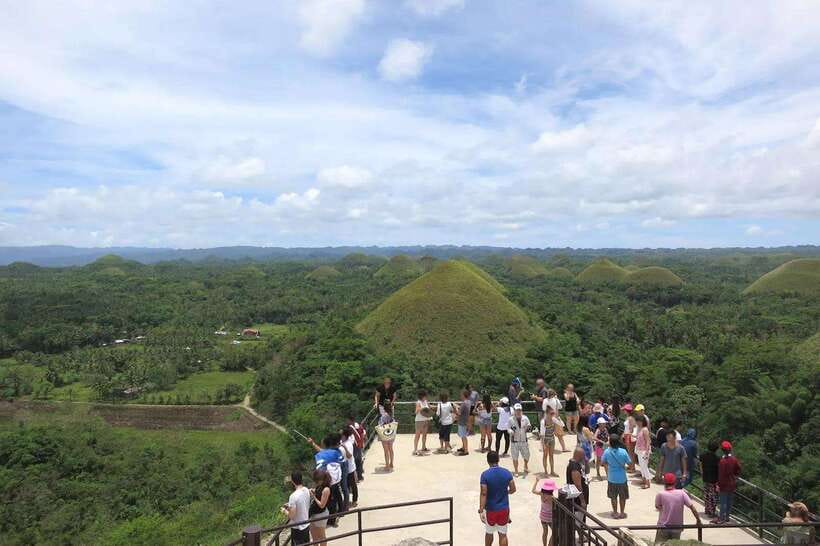 From Bohol: Countryside Private Day Tour - Loboc River turns lunch into an attraction