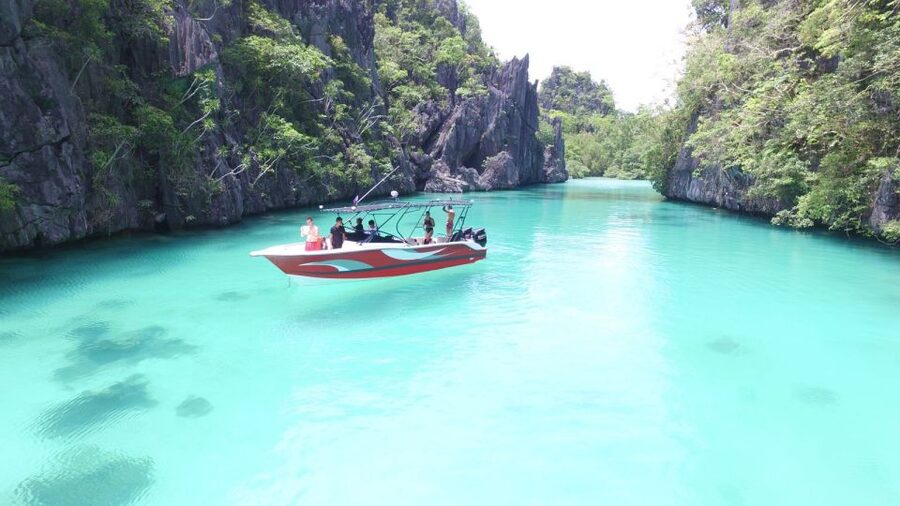 Half-Day Seasation Premium Speedboat Group Island Hopping - Getting to the boat at Corong-Corong