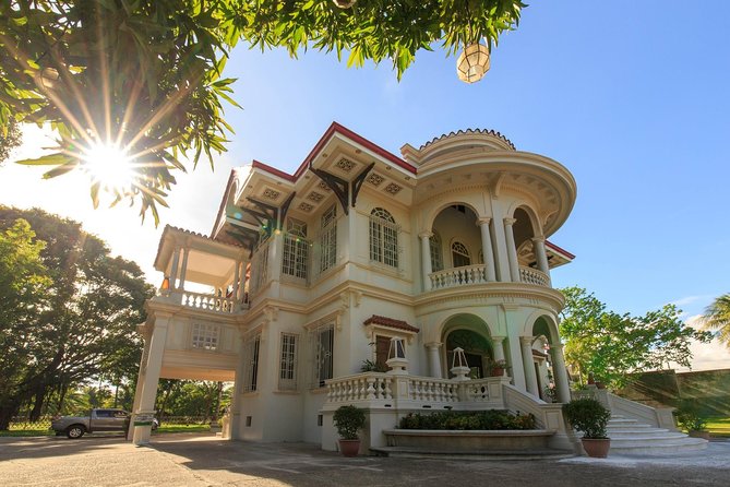 Iloilo City Tour (Garin Farm, Molo Mansion/Church, Vanishing Mansion) - Molo Mansion and the district around it