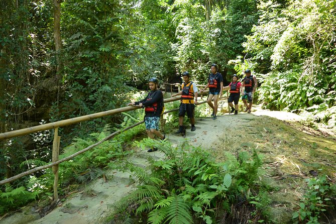 Kawasan Falls and Mantayupan Falls in One Day from Cebu - The 7:00 a.m. start and the long road south
