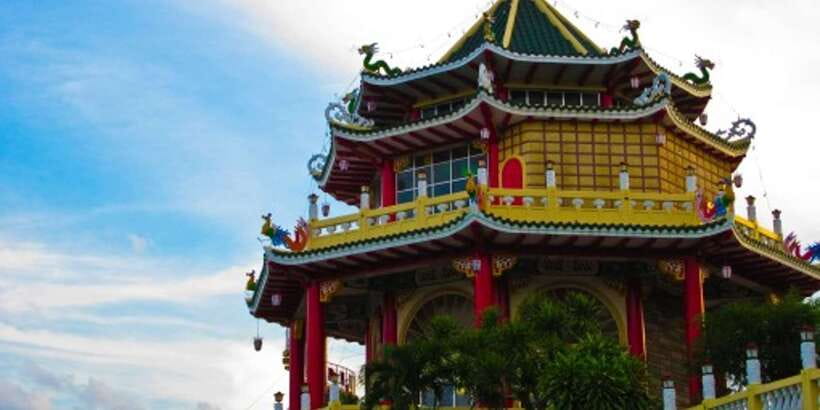 Mactan and Cebu Twin City Tour with Lunch - Fort San Pedro and the old city story