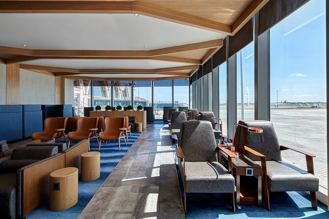 Mactan Cebu International Airport Plaza Premium Lounge - Shower rooms and family spaces