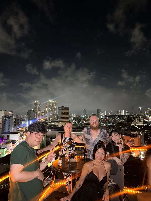 ⭐ Makati Bar Hopping and Pub Crawl Tour with Venus ⭐ - Cocktail bars with a different mood at each stop