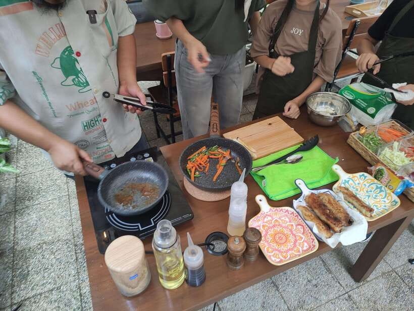 Makati: Hands on Manila Cooking Class - Meeting Chyl and settling into the outdoor kitchen