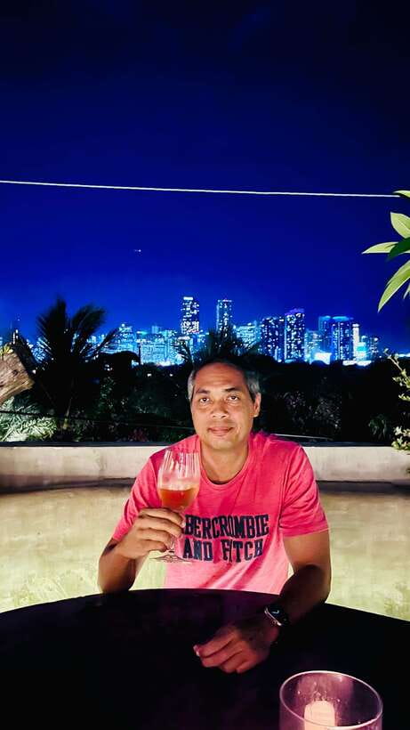 Makati Rooftop Barhopping with Local Guide - Stop two: a different view and a different mood