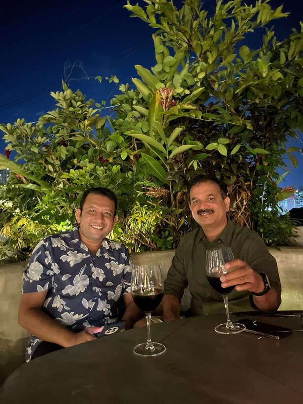 Makati Rooftop Barhopping with Local Guide - Who will enjoy this Makati night most