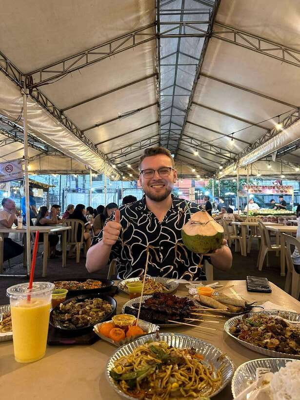 Makati Street food Tour, End with a Rooftop City View - Jenny makes the difference