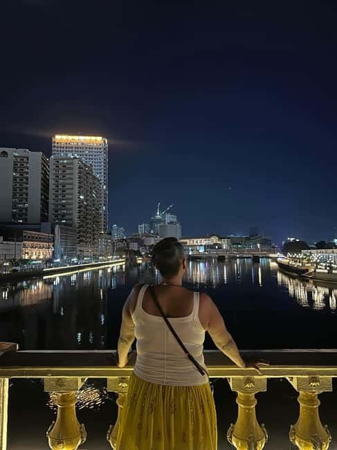 Manila: Chinatown Nighttime Tour by Tuk-Tuk - A quieter finish at the Pasig River Esplanade