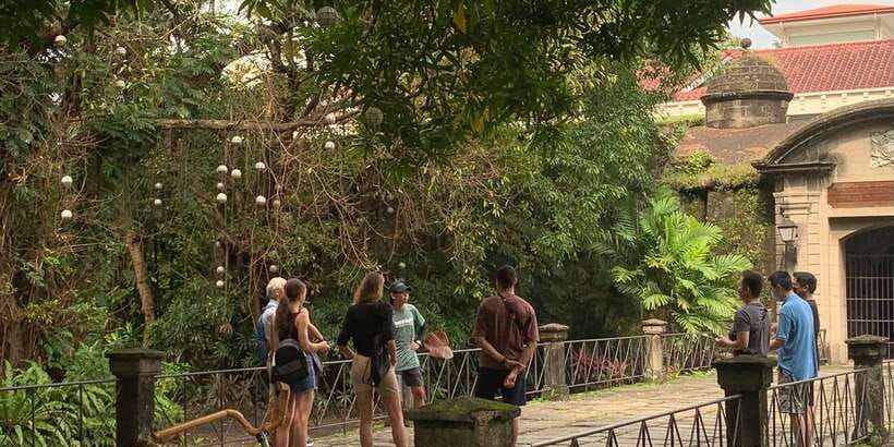 Manila: Guided Sunset Bamboo Bike Tour in Intramuros - Fort Santiago is the main history stop
