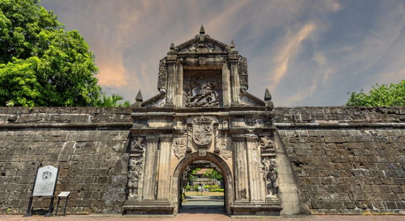 MANILA HALF-DAY TOUR (4HRS) - Plaza Roma and Manila Cathedral