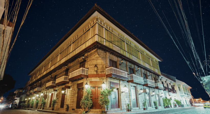 MANILA HALF-DAY TOUR (4HRS) - Casa Manila: a look inside elite Filipino life