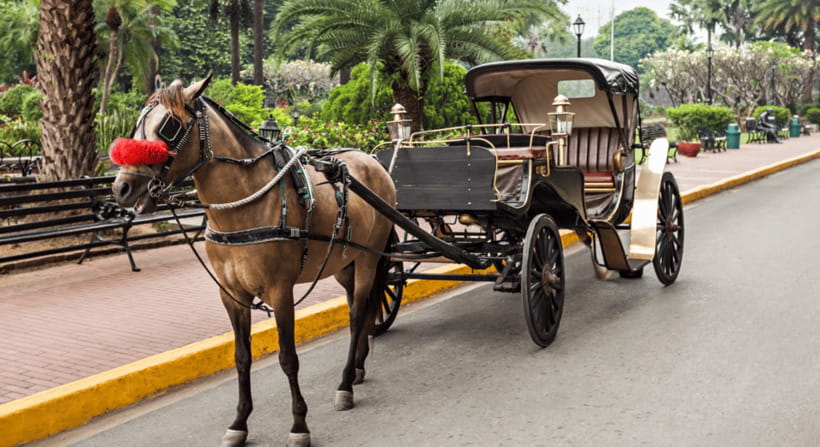 MANILA: HISTORICAL KALESA RIDE TOUR EXPERIENCE IN INTRAMUROS - Plaza Roma and the colonial center