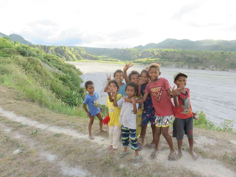 Manila: Mount Pinatubo 4X4 & Hiking Trip - Hiking through riverbeds and mudflow walls