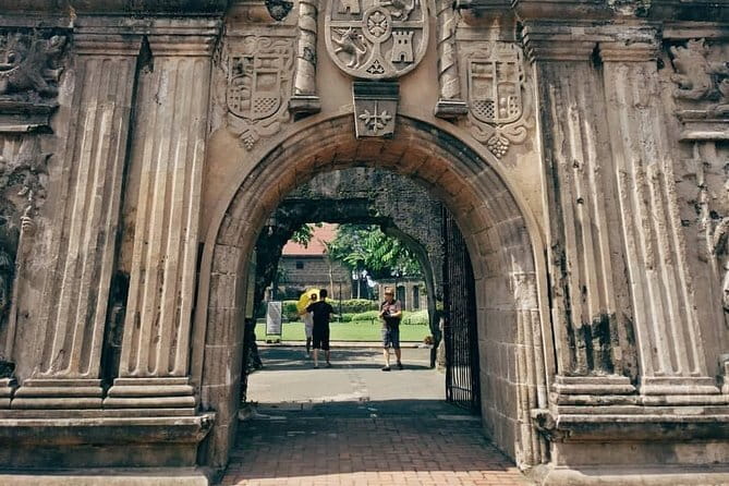 Manila Old & New City Walking Tour With A Guide - Forbes Park and the city’s polished side