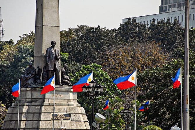 Manila Old & New City Walking Tour With A Guide - American Cemetery and Memorial