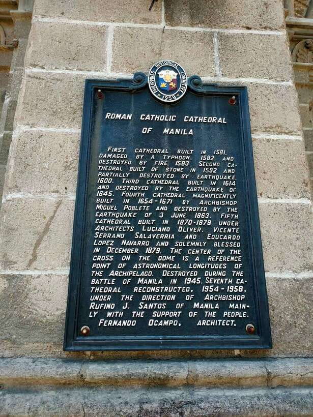Manila: Rich History of Intramuros Private Tour - Plaza de Roma connects the major landmarks
