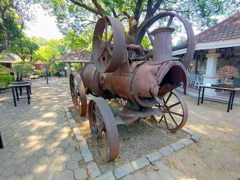 Manila: Rich History of Intramuros Private Tour - The kalesa ride slows the pace