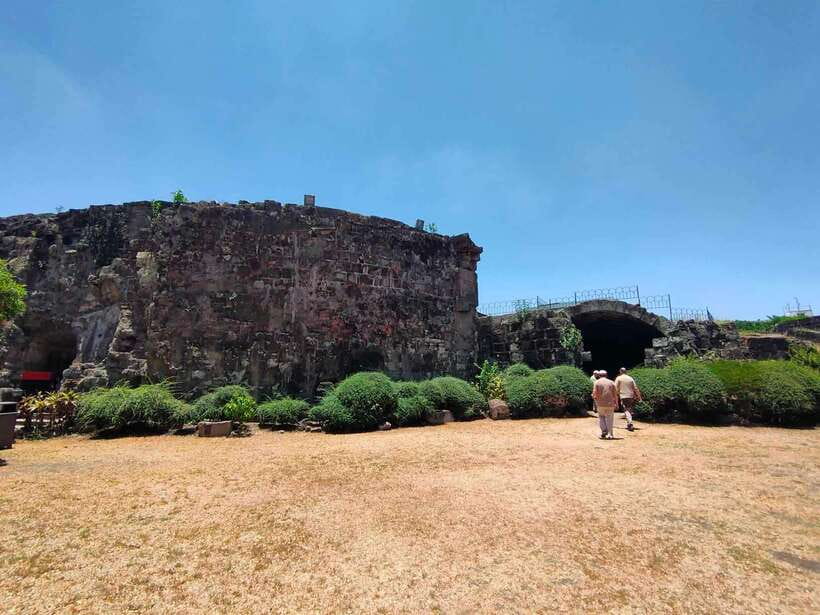 Manila: Rich History of Intramuros Private Tour - Rizal Park offers a final change of scene