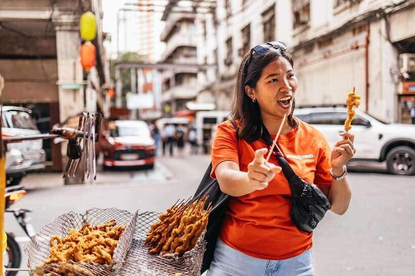 Manila: Street Food and Drinks Walking Tour with Tastings - Grilled seafood and the more daring choices