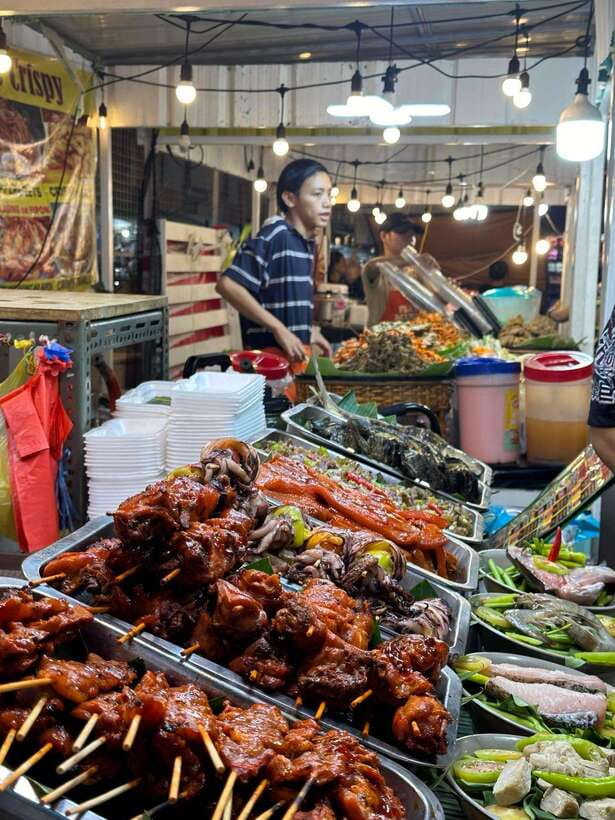 Manila Street food and Night Market Tour - Who should book this experience?