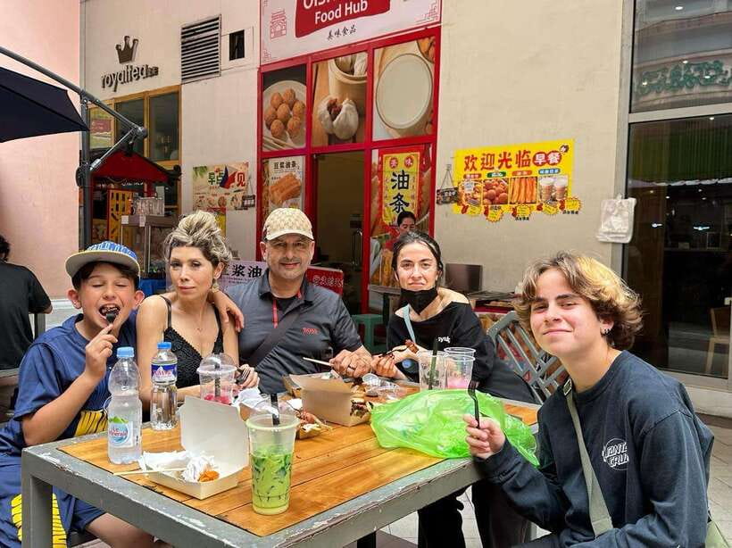 ⭐ Manila Street Food Tour in the Downtown, Eat and Drink⭐ - Why the small group matters