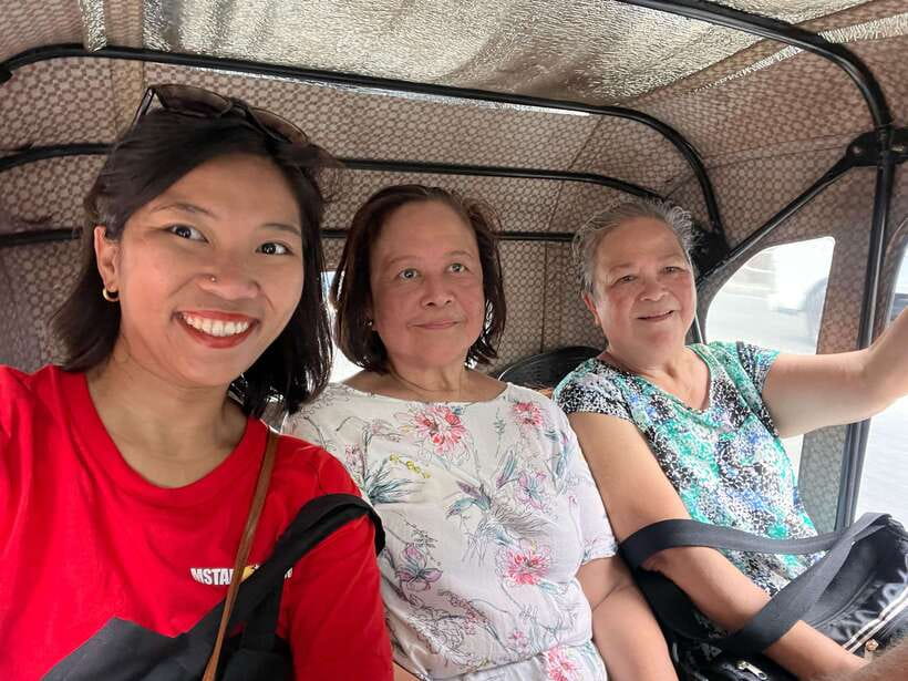Manila Tuk-Tuk Adventure Hop-in and Hop-Off - Local markets and the value of a walking tour