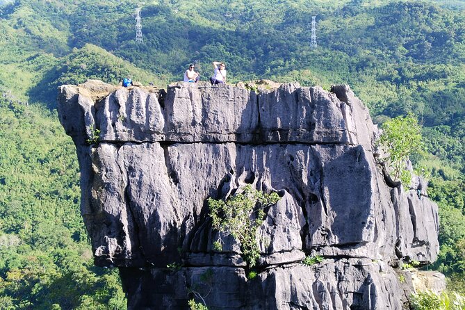 Nagpatong Rock Day hike + Tungtong Falls(with transfers**) 2023 - The 4 a.m. Start Helps Beat the City